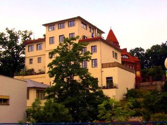 Mehrfamilienhaus